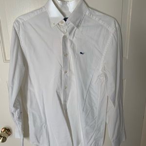 Vineyard Vines mens white bottom down shirt, size S